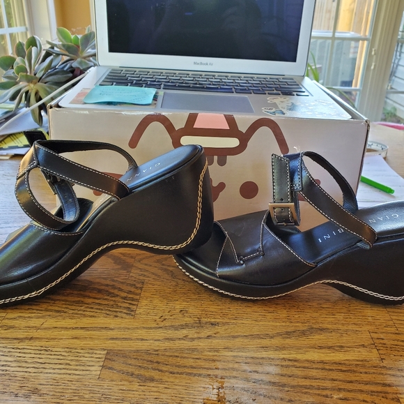 Gianni Bini Black Wedge Sandals - Picture 6 of 14